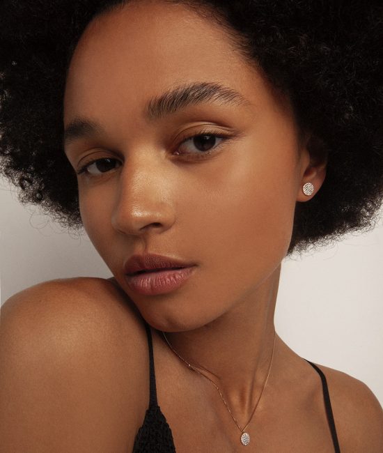 How to Pick the Perfect Gold Earrings for Your Face Shape